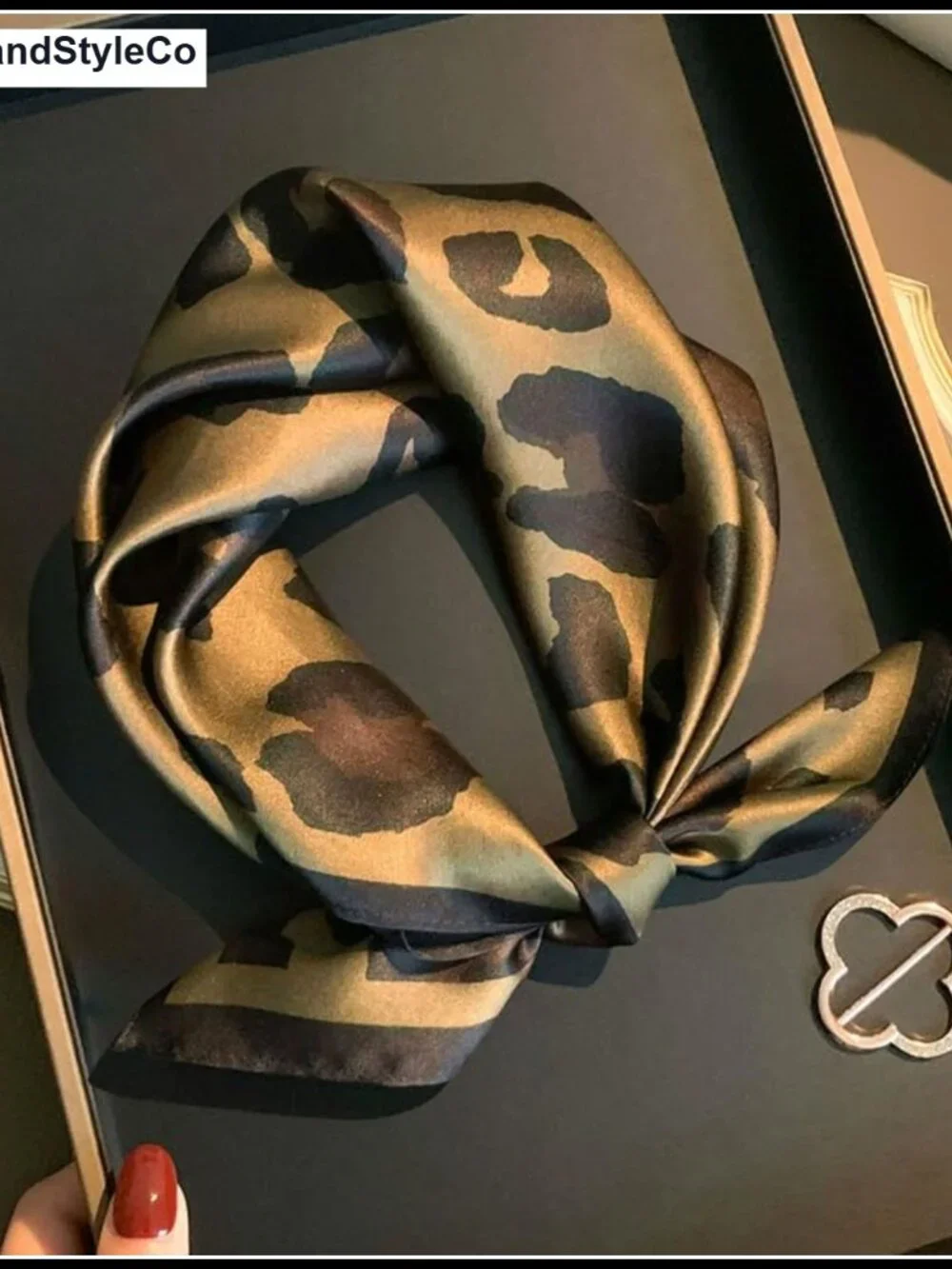100% Mulberry Silk Small Square Scarf Women Neckerchief Versatile Gift